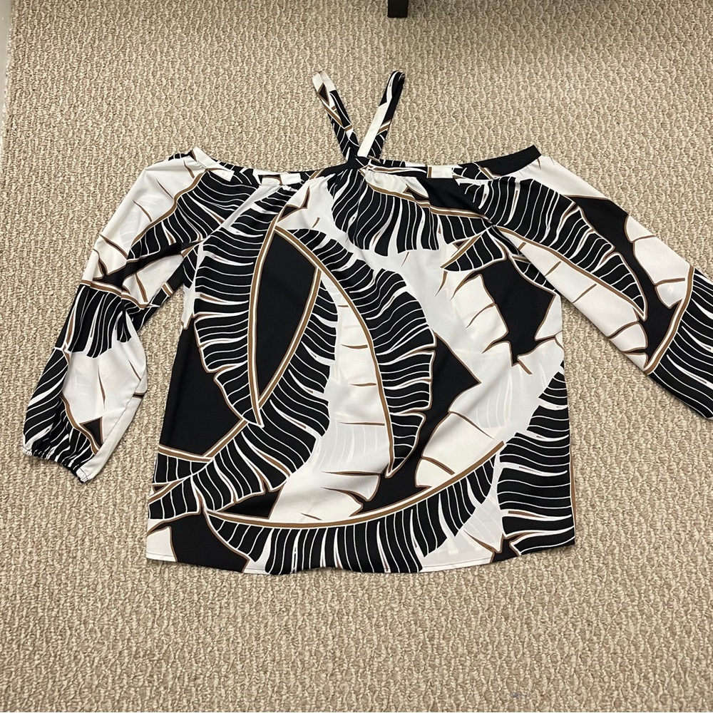 Chicos tropical Top size 1 only been worn once